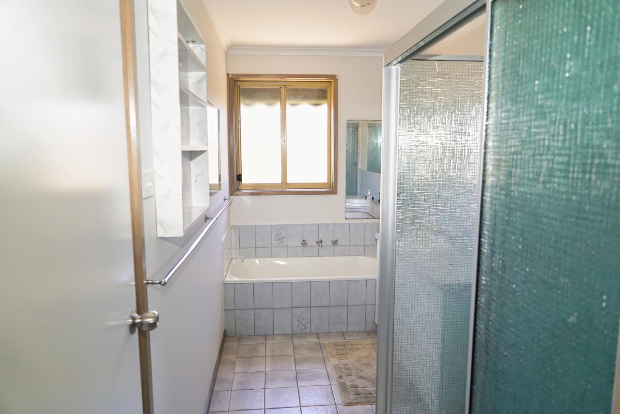 Cozy 2 Bedroom House /melbourne Holiday home Werribee
