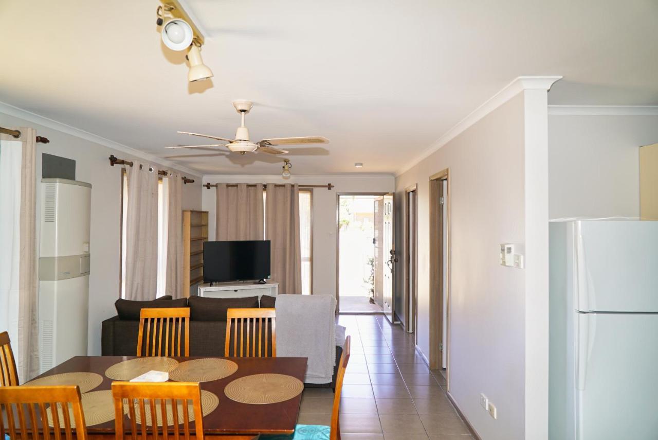 Cozy 2 Bedroom House /melbourne Holiday home *