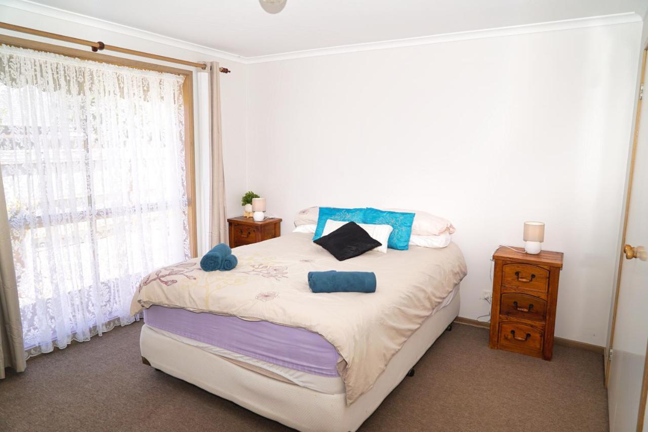 Cozy 2 Bedroom House /melbourne Holiday home *
