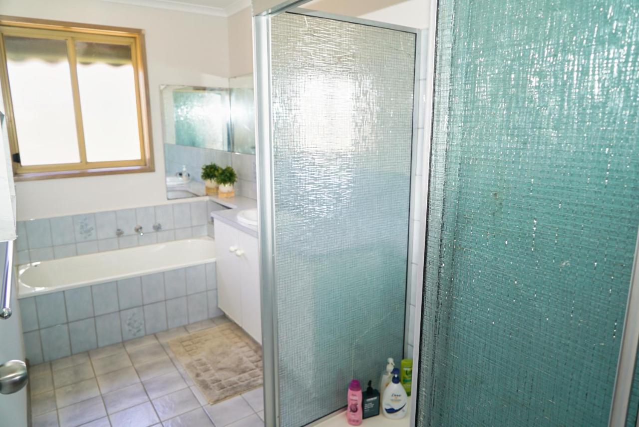 Cozy 2 Bedroom House /melbourne Holiday home Werribee